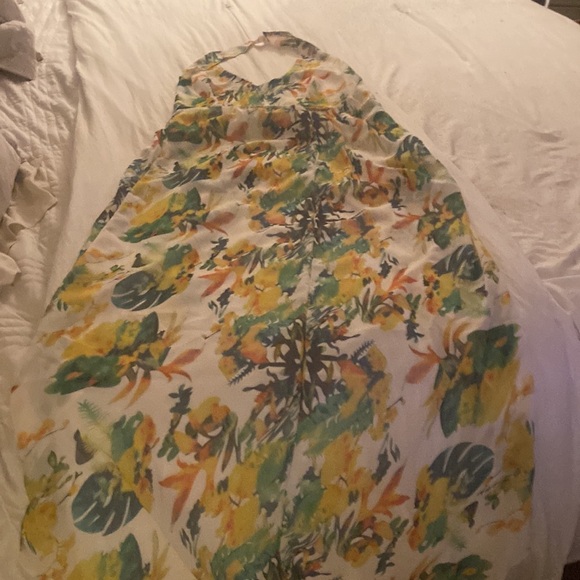 Halter dress with shorts inside - Picture 9 of 12